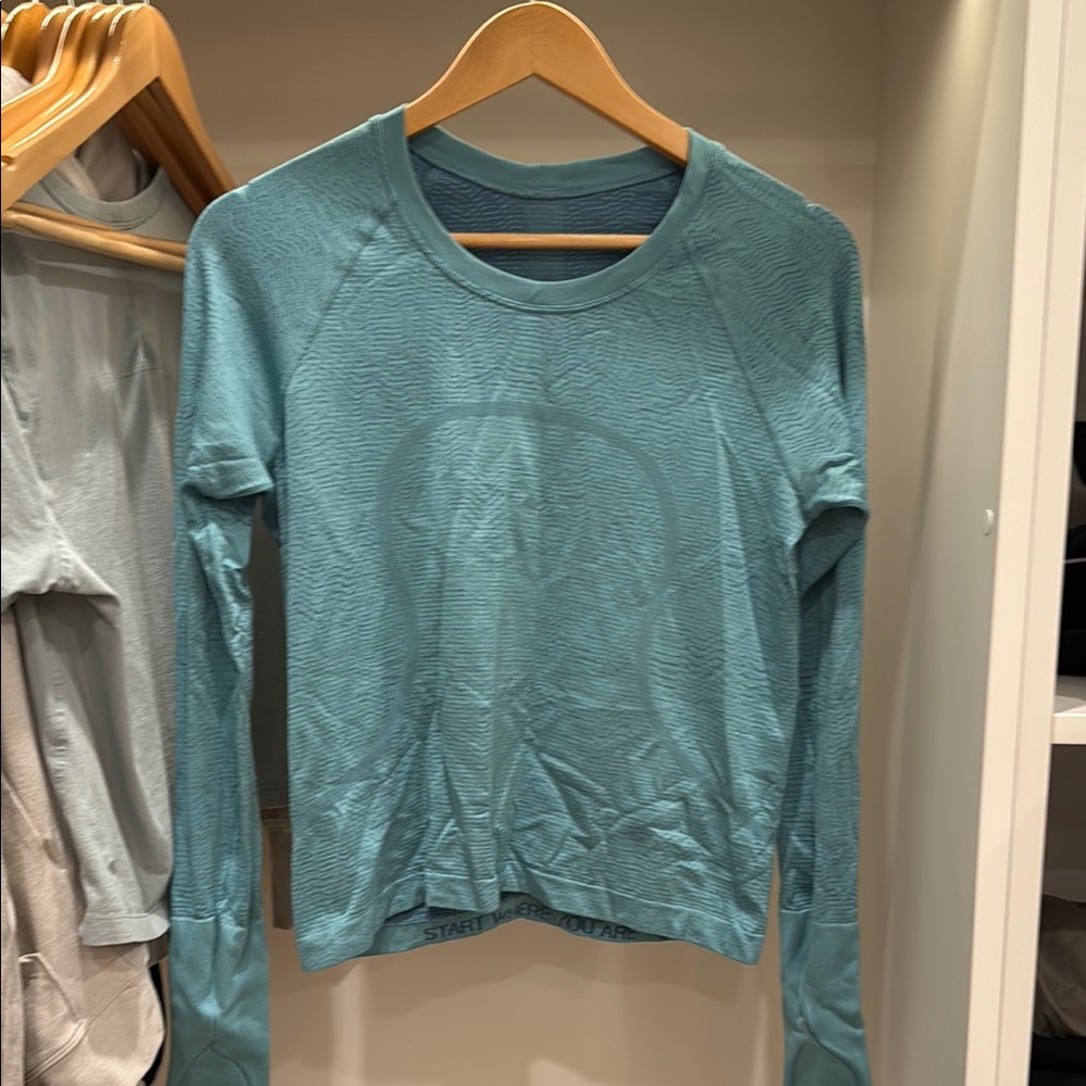 Lululemon Athletica swiftly tech long sleeve  waist length